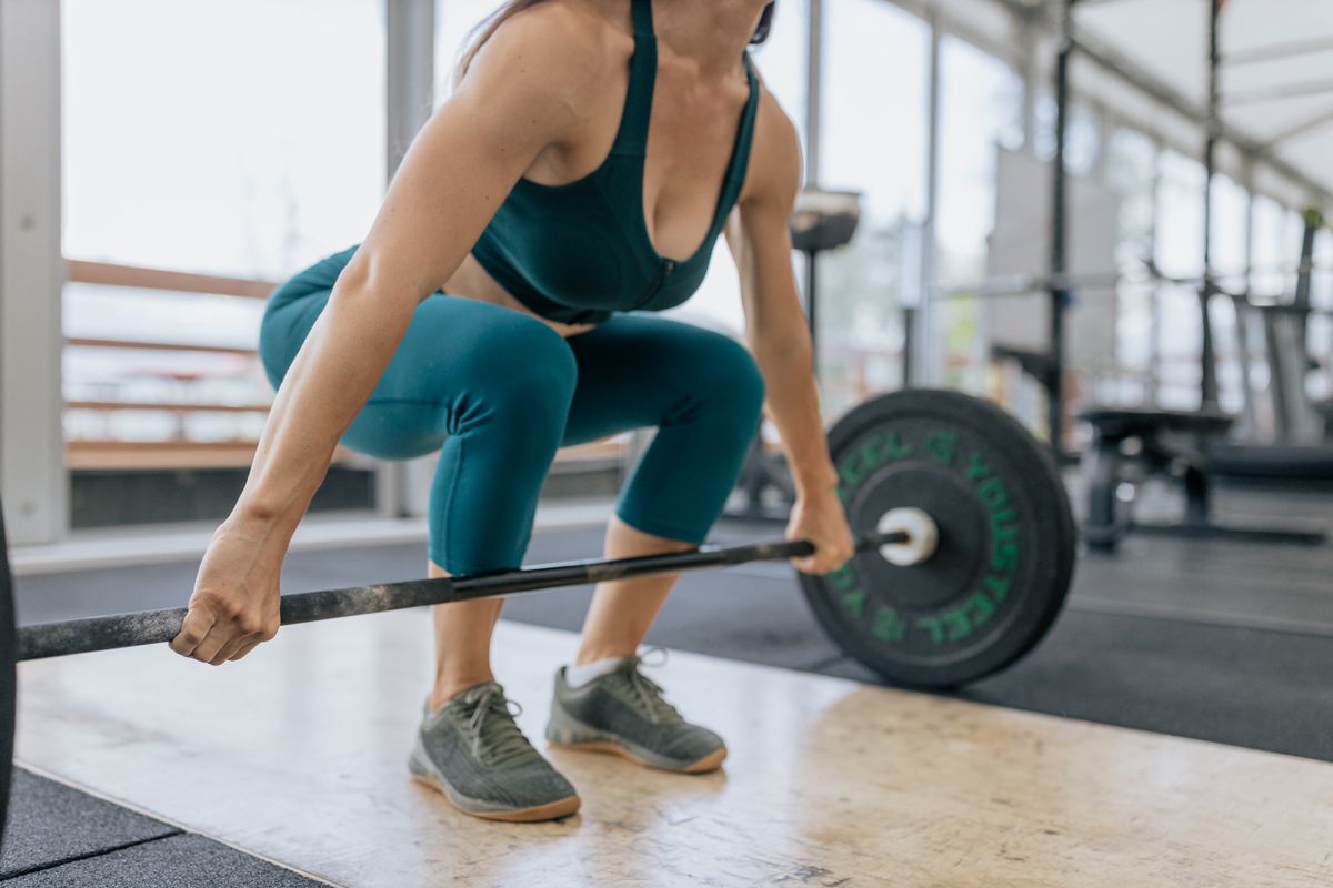 I miti più comuni su donne e allenamento con i pesi
