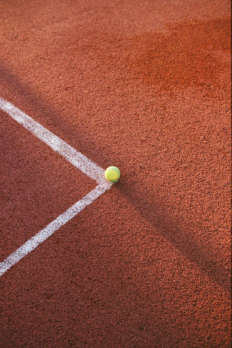 Tenis topu ve raket